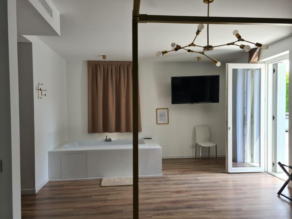 Residence Le Aromatiche Cavaion Veronese Eksteriør billede